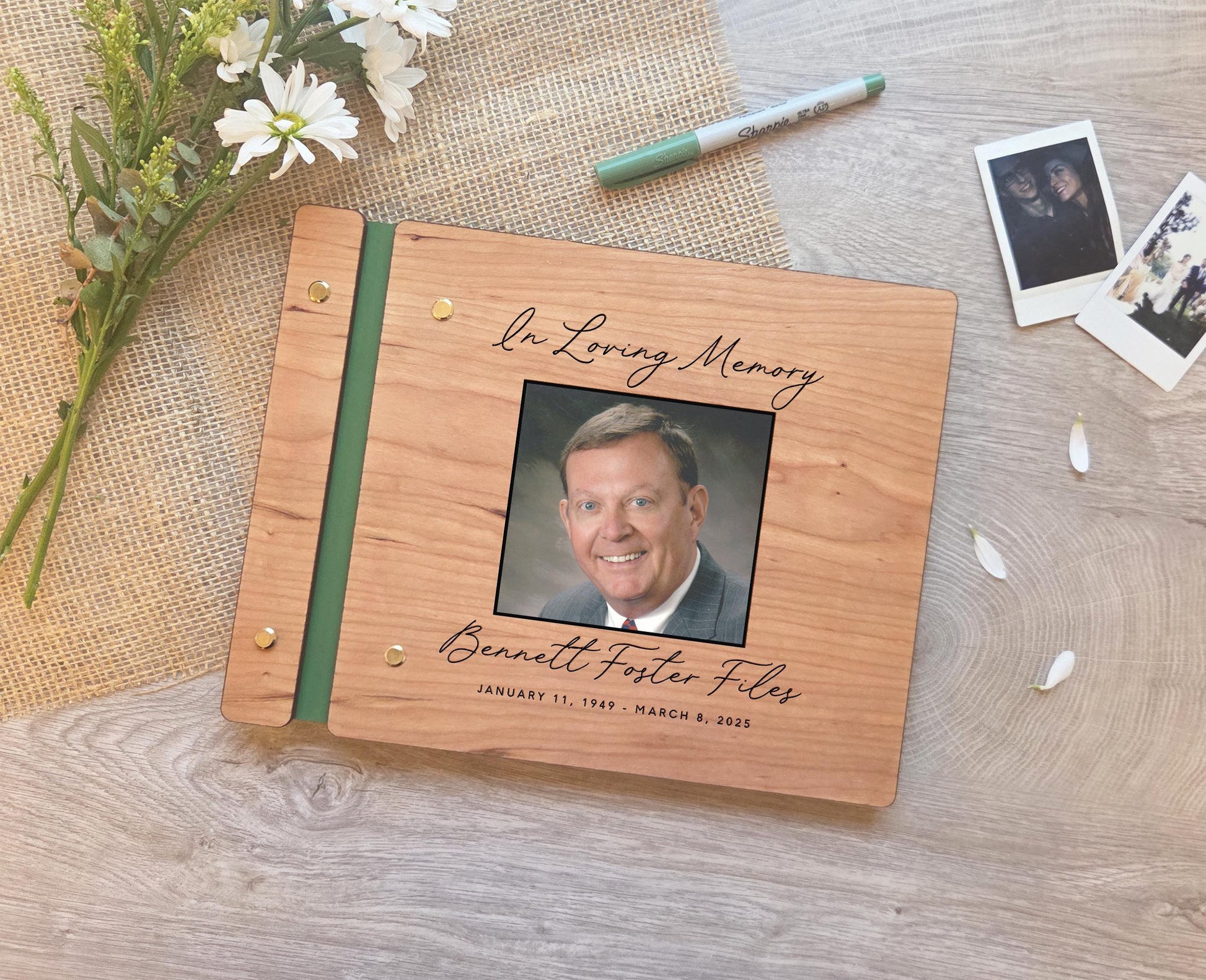 Photo memorial guest book detail