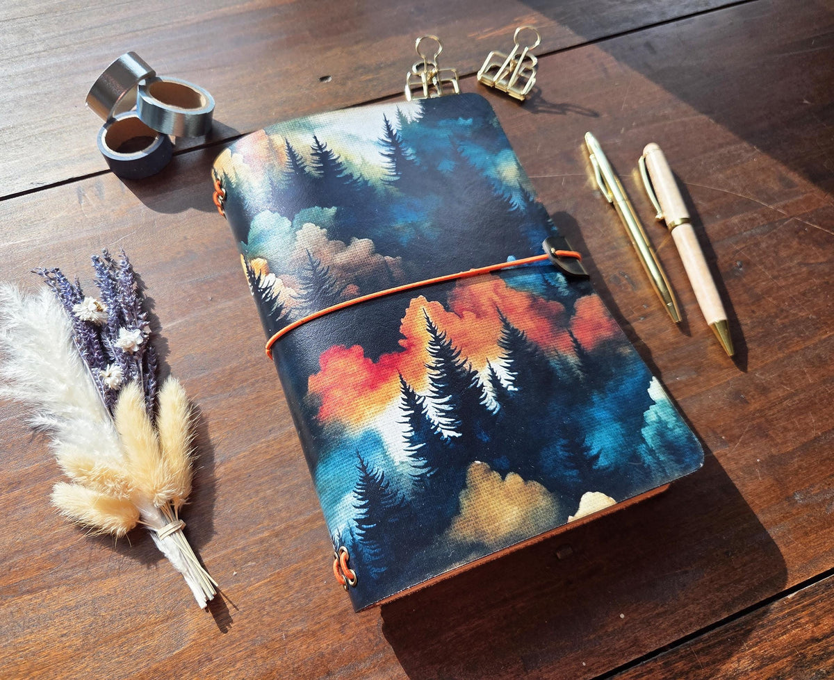 Linen Forest leather traveler's notebook cover – photo 2