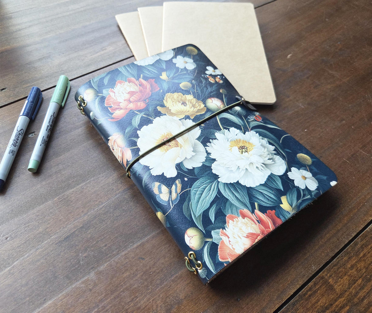 Midnight Romantic Garden leather traveler's notebook cover – photo 8